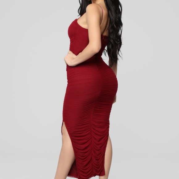 Burgundy Ruched Midi Dress with slits - Picture 4 of 9